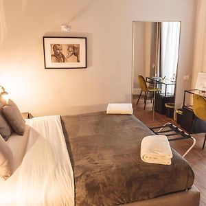Camera standard con letto king size